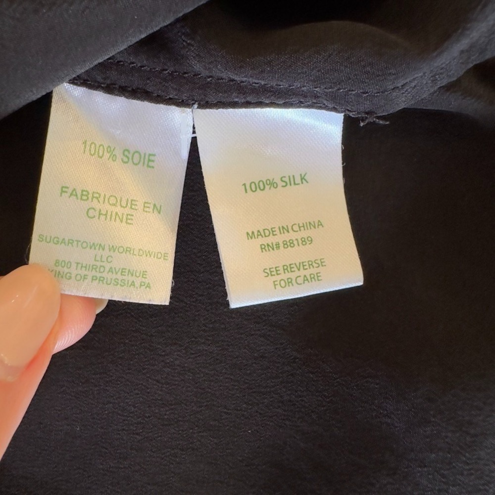 Lilly Pulitzer Elsa 100% Silk Long Sleeve Flowy Top-3 Button V-neck-Onyx-Size Lg - Picture 13 of 16